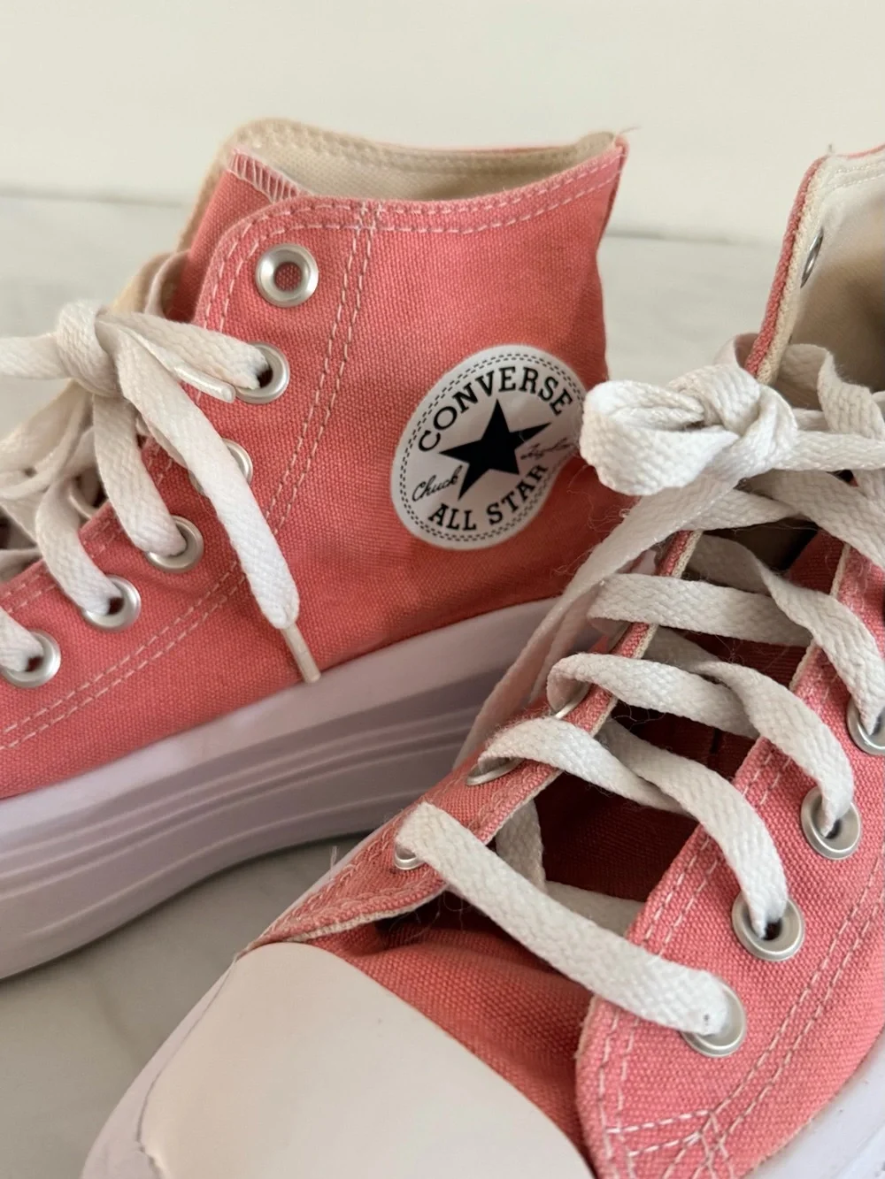 Converse high top